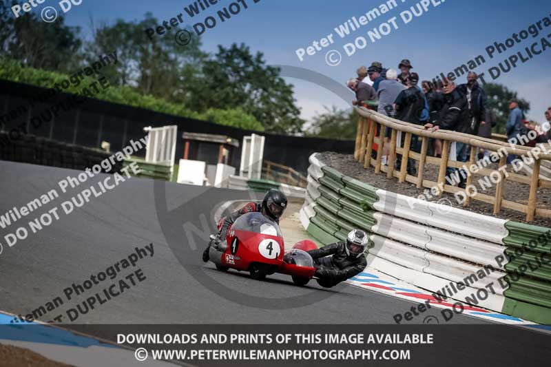 Vintage motorcycle club;eventdigitalimages;mallory park;mallory park trackday photographs;no limits trackdays;peter wileman photography;trackday digital images;trackday photos;vmcc festival 1000 bikes photographs